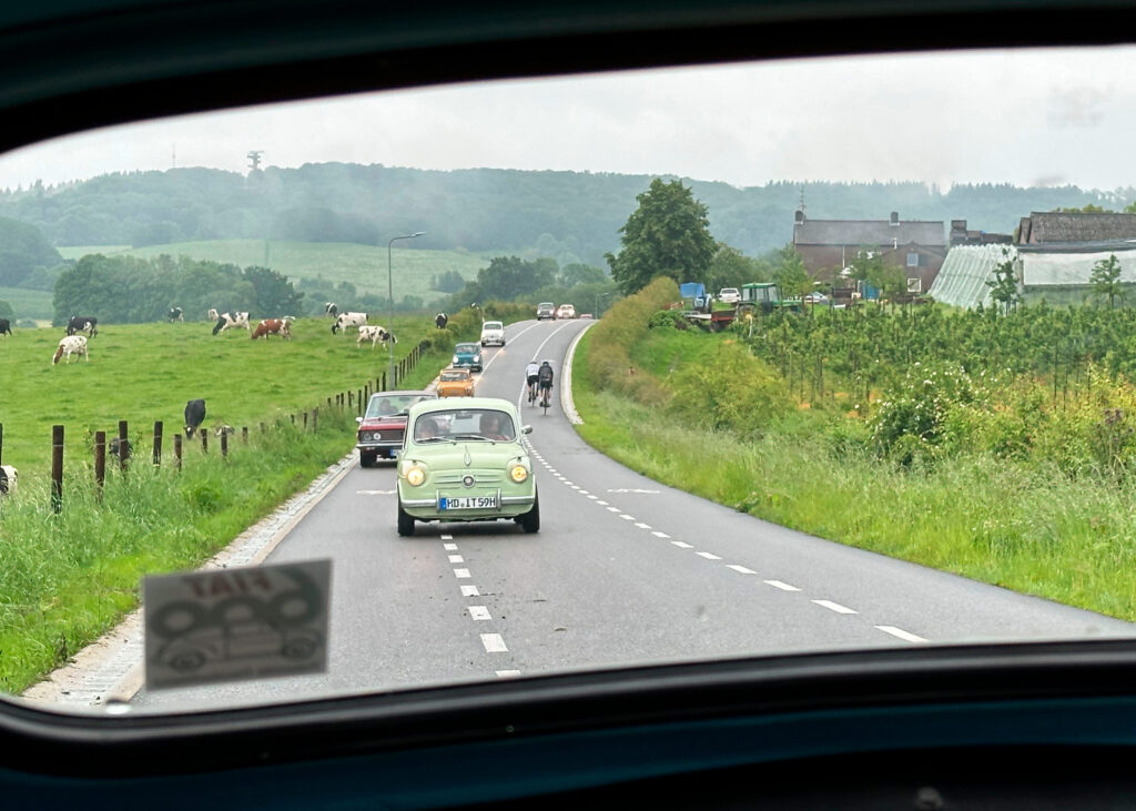 Ein Blick zurück zu während der Tour über die Mergellandroute.